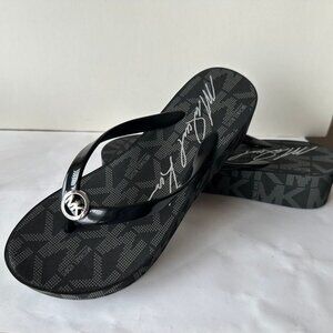 NEW MICHAEL KORS Bedford MK Signature Black/Silver Wedges Flip Flops US Size 6